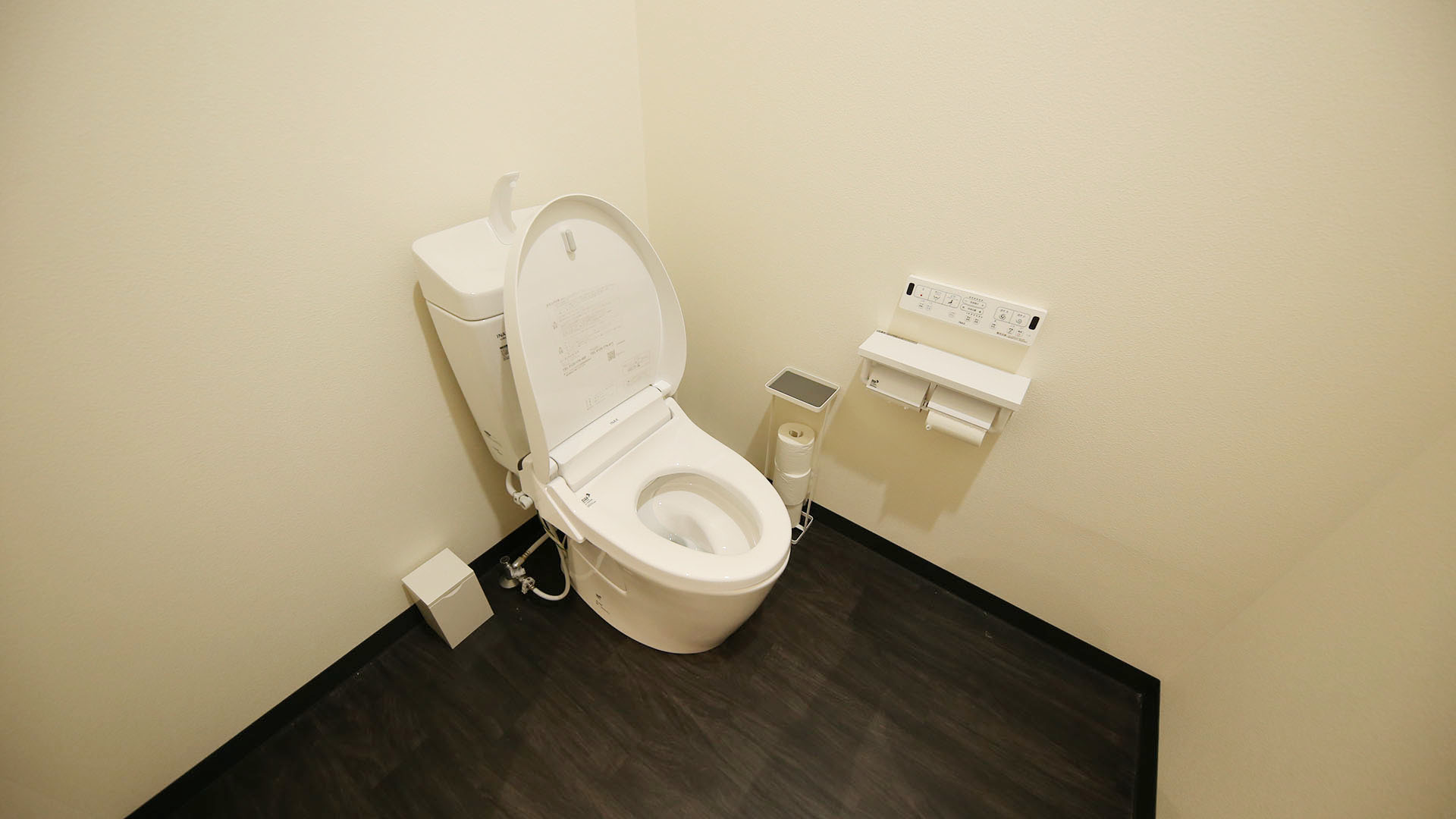 小岩店のトイレ01