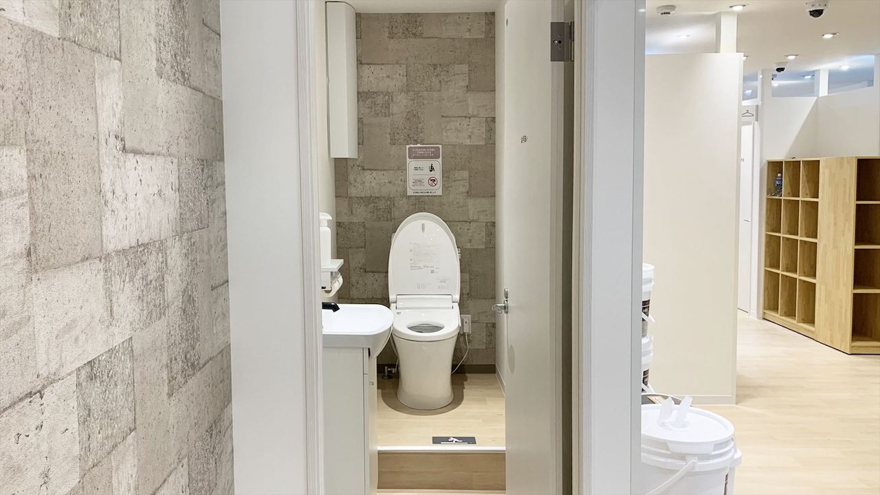 堺東店のトイレ01