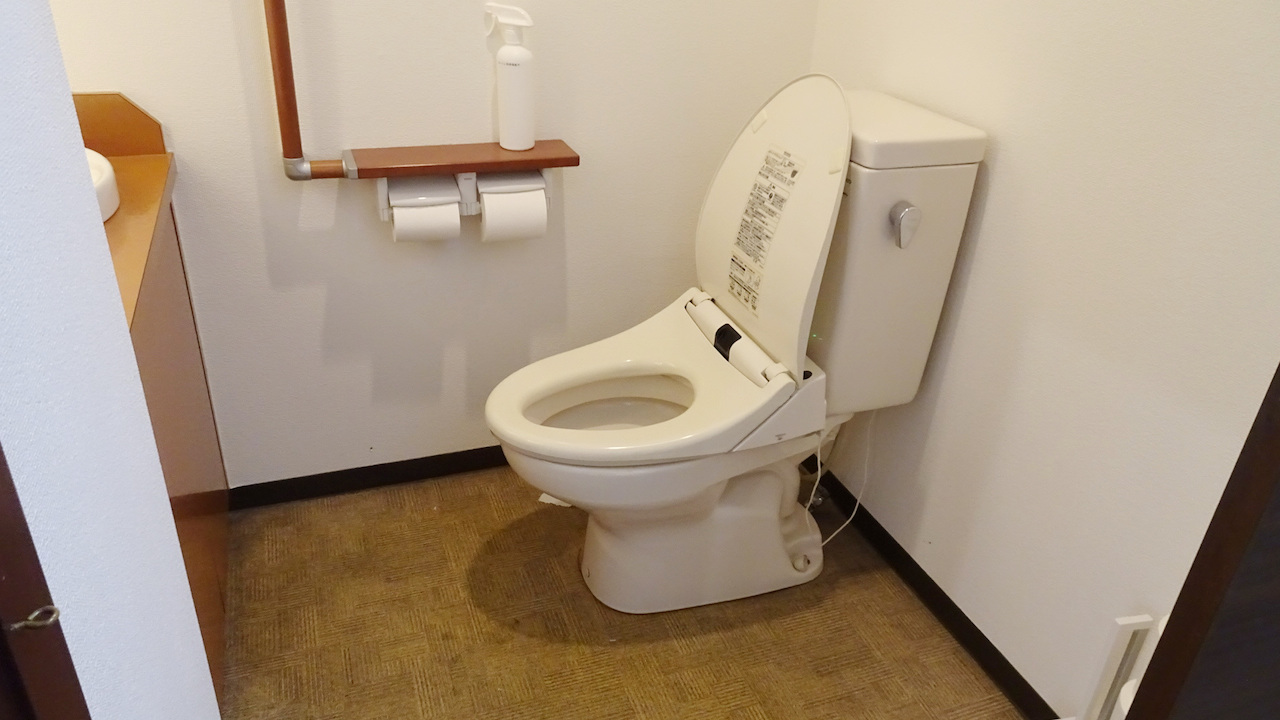 新宮中央店のトイレ01