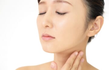 日焼け止めでテカる原因と対策